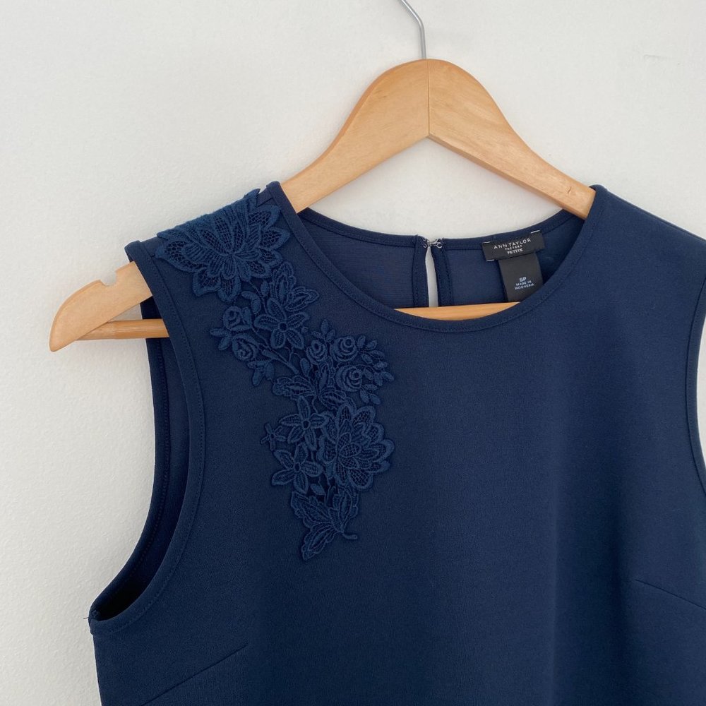 -Ann Taylor Sleeveless Navy Embroidered Blouse SP